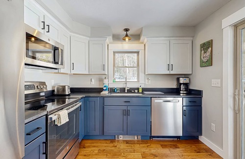 Bethel House | Charming Home, Deck, W/D, Dog-Friendly and Just Minutes from Sunday River