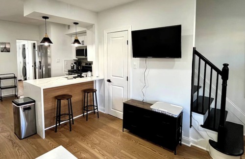 Northeast House | Charming Home Free Parking & Free Metro Shuttle