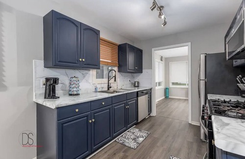 Ottawa House | Charming Home in Ottawa
