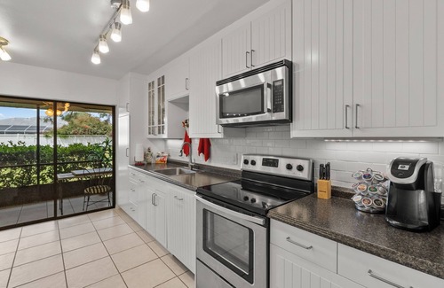 Myrtle Trace Villa | Charming Home in Serene Neighborhood 15 mins to the Beach