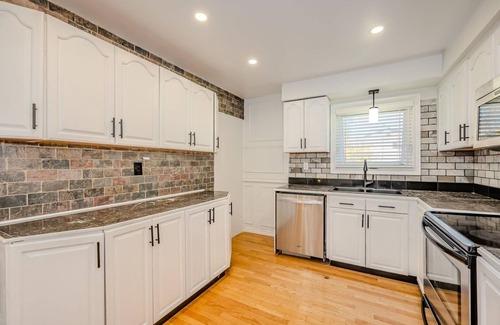 Mississauga House | Charming Home in Toronto Area near Airport, Stores–Ideal Getaway! 🏡