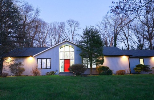 Annapolis House | Charming Home located minutes from the Naval Academy and Downtown Annapolis