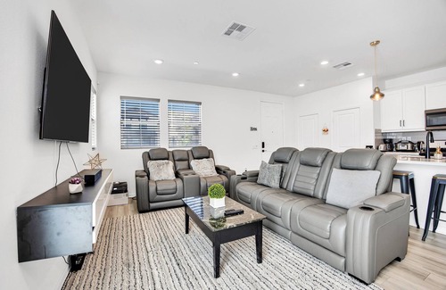 Canyon Country House | Charming Home Near Six Flags