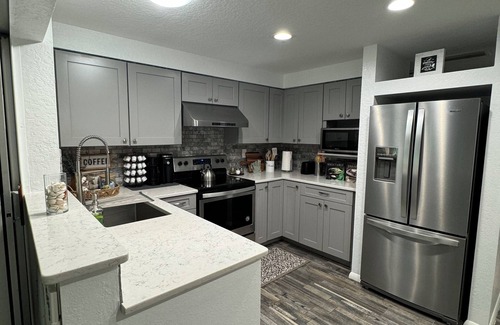 Trailer Estates House | Charming home near Anna Maria Island with Jacuzzi