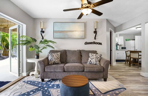 Bay Colony House | Charming Home Near Anna Maria Beach Pool+Games