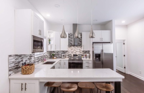 Lexington House | Charming Home Near UK Campus! Perfect for Family Visits!