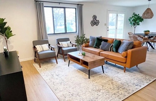 Castleton House | Charming Home Near Fishers and I-465