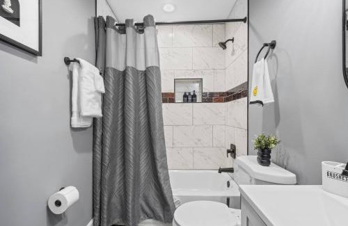 Downtown Baltimore House | Charming Home Parking, Sleeps 10, Wfh Space