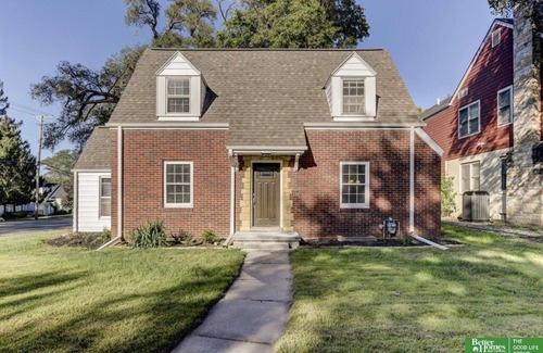 Benson House | Charming home Professionals & Nurses Close to Hospitals, Dining, & More