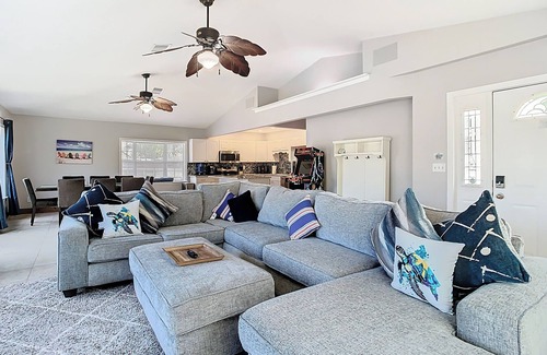 Spring Hill House | Charming home right off the main river. short paddle to hospital hole.