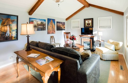 Fergus Falls House | Charming Home w/ Patio Near Otter Tail River!