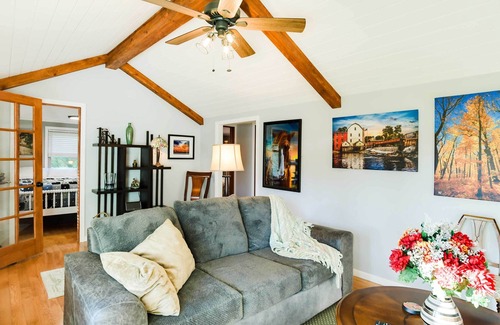Fergus Falls House | Charming Home w/ Patio Near Otter Tail River!
