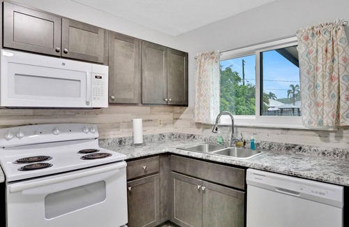 Interchange Square House | Charming home with private W/D, WiFi, and screened in porch