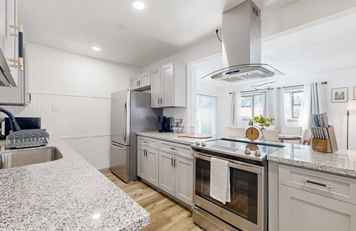 Shearer Hills - Ridgeview House | Charming home with grill & outdoor hangout - close to River Walk