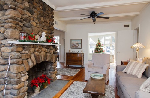 Madison Center House | Charming Honeymoon Beach Cottage Steps Away from East Wharf Beach