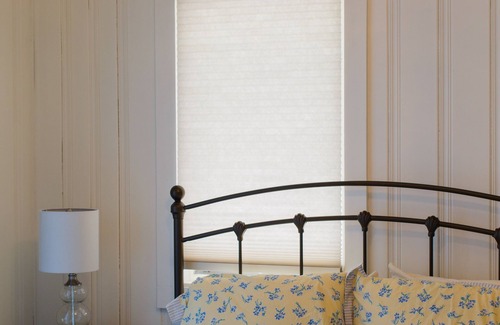 Madison Center House | Charming Honeymoon Beach Cottage Steps Away from East Wharf Beach