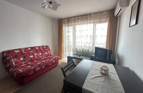 Kvartal Noviya Grad Apartment | Charming hotel suite with AC and WiFi in lovely Bansko