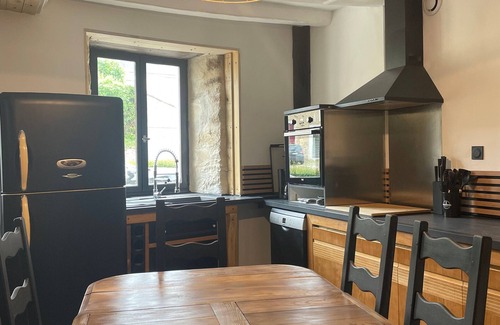 Chemire-en-Charnie Cottage | Charming house near Charnie Forest, sleeps 8