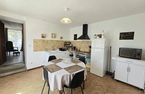 Siorac-en-Perigord Cottage | Charming house in Périgord for 2 with private terrace