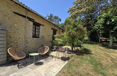 Siorac-en-Perigord Cottage | Charming house in Périgord for 2 with private terrace