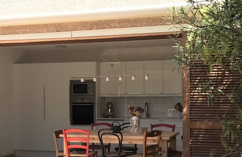 Lunel Villa | Charming house in a green setting 15 minutes from the beaches
