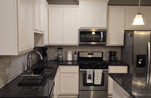 Kyle House | Charming house in Kyle with WiFi and AC
