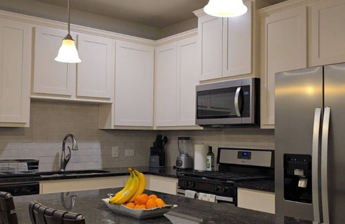 Kyle House | Charming house in Kyle with WiFi and AC