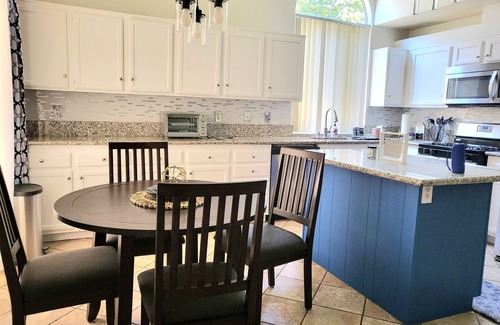 Palmdale House | Charming house in lovely Palmdale near Marie Kerr Park, schools, AV Mall