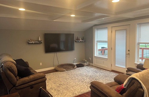 Bedford House | Charming house in Luna Pier MI, walking distance to beach and restaurants