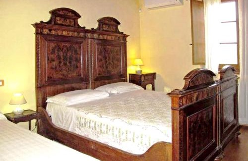Ramazzano House | Charming House in Ramazzano with Pool