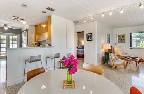 Englewood South House | Charming house near beach.