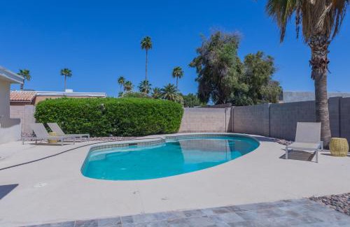 Raskin Estates House | Charming House near Kierland Pool Heater Hot Tub