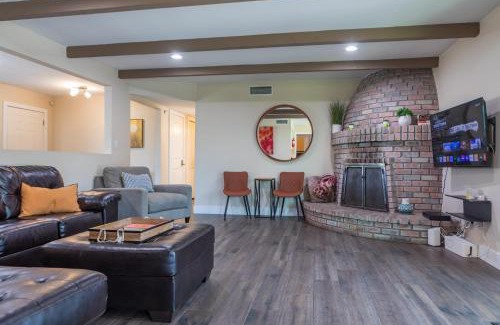 Raskin Estates House | Charming House near Kierland Pool Heater Hot Tub