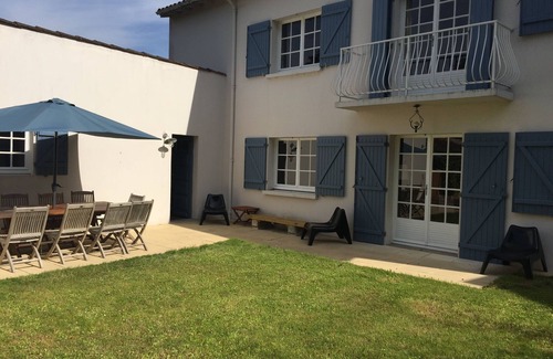 Croix Chapeau House | Charming house with swimming pool just outside La Rochelle