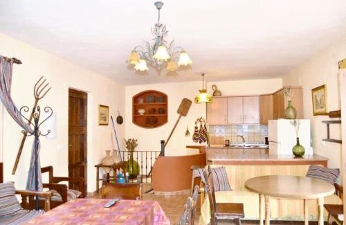 Siles House | Charming house with mountain view in Siles + Garden