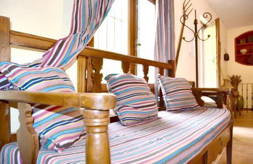 Siles House | Charming house with mountain view in Siles + Garden