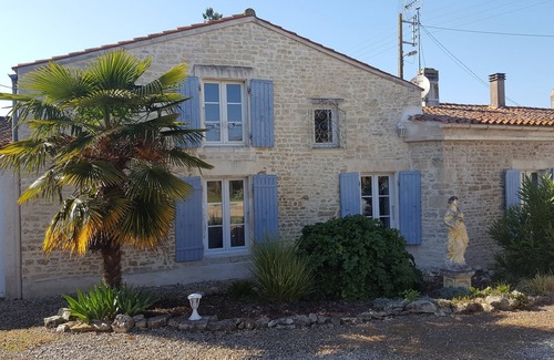 Andilly House | Charming house with pool near La Rochelle
