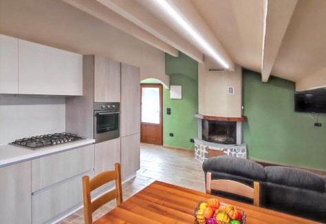Caprese Michelangelo House | Charming house with shared pool in Caprese Michelangelo