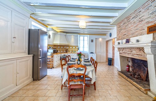 Sadillac House | Charming house with swimming pool and private courtyard next to a château.