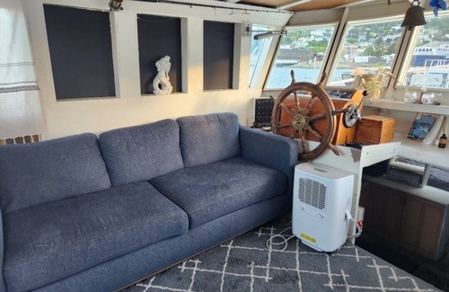 Sausalito Boat Rental | Charming houseboat in marvelous Sausalito with WiFi