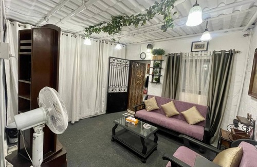 Pali Hill Cottage | Charming Independent Cottage at Carter road, Bandra, Mumbai