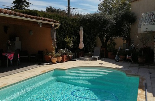 Martigues Apartment | Charming independent studio in Martigues town center, swimming pool, spa