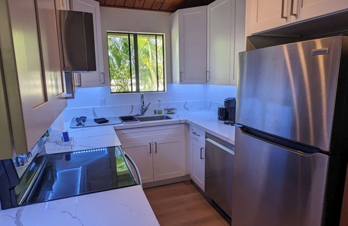Kailua House | Charming Kailua Hillside 2 bedroom, 1.5 bath w/split AC, ceiling fans, WiFi