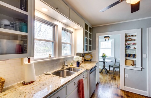 South Kansas City Cottage | Charming Kansas City Cottage 5 Mi to Downtown