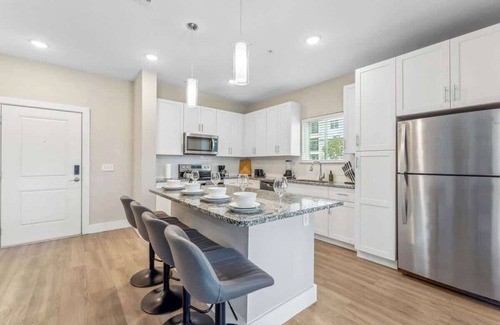 Southeast Orlando Apartment | Charming King Suite, Near Universal & Pet-Friendly