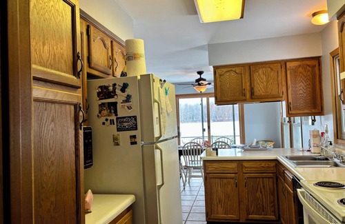 Coldwater Cottage | Charming lake front 3-bedroom cottage in Coldwater, Michigan