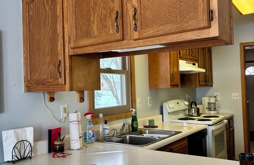 Coldwater Cottage | Charming lake front 3-bedroom cottage in Coldwater, Michigan