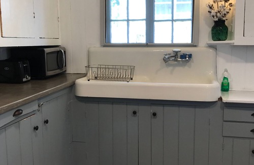 East Andover House | Charming lake front cabin on Highland Lake
