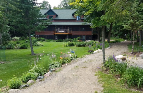 Longville House | Charming Lake Lodge Private Bar 5500 Acre Woman Lake Chain