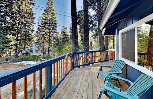 Carnelian Bay House | Charming Lake Tahoe Cabin